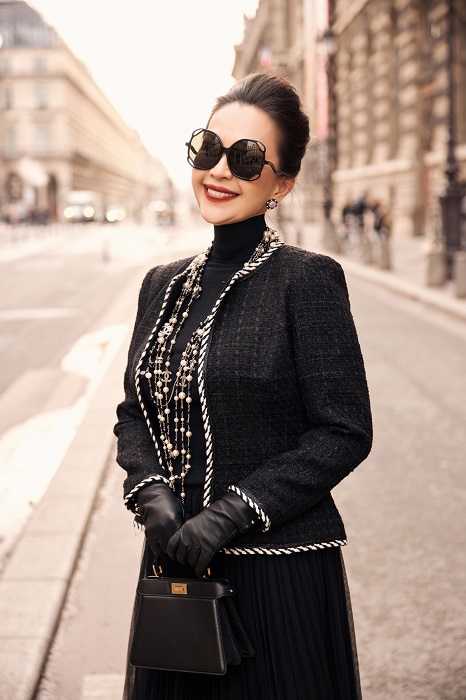 “Nữ hoàng ảnh lịch” Diễm My dạo phố Paris đón tuổi 60