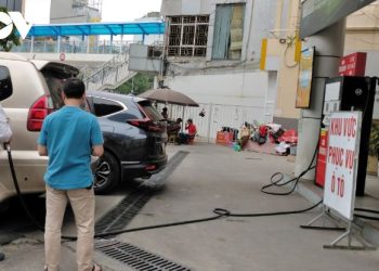 Giá xăng dầu giảm đồng loạt từ 15h chiều nay