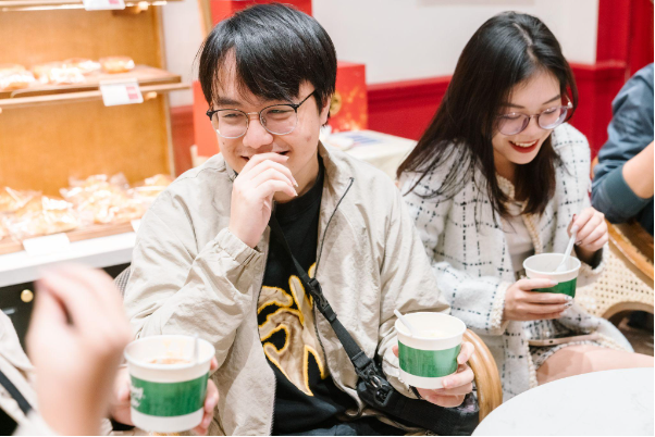 Thương hiệu kem tuổi thơ Hà Nội bất ngờ ra mắt sản phẩm mới: Chè Tràng Tiền