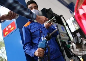 Xăng dầu bất ngờ tăng giá sớm từ 19 giờ ngày 30-1