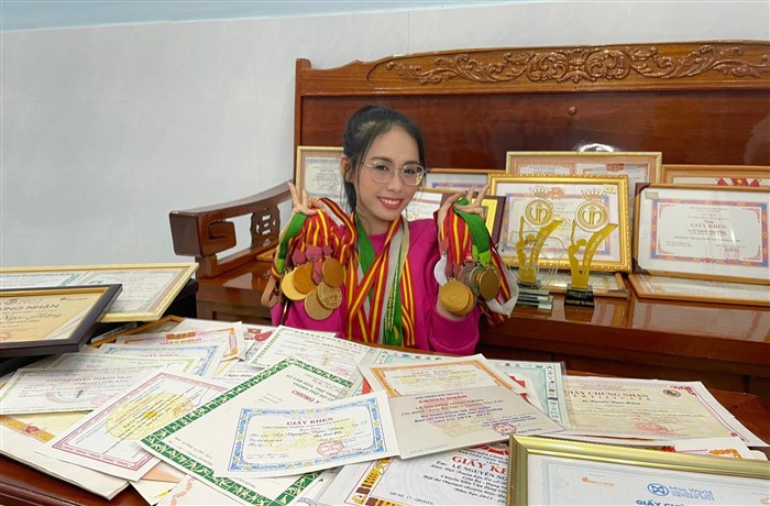 Một Á hậu 19 tuổi, ăn chay trường, từng đạt nhị đẳng huyền đai Karatedo