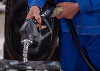 Doanh nghiệp phân phối và bán lẻ xăng dầu cùng than càng bán càng lỗ