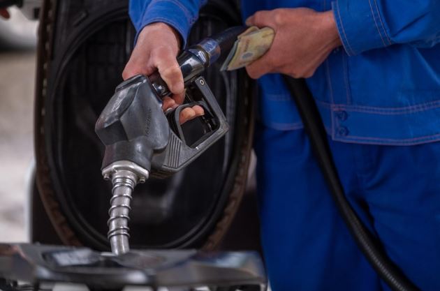 Doanh nghiệp phân phối và bán lẻ xăng dầu cùng than càng bán càng lỗ
