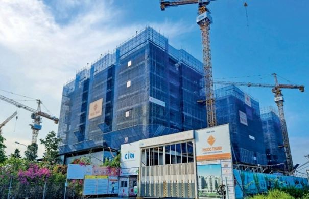 Cơn khát tiền đeo đẳng doanh nghiệp địa ốc