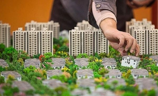 Cơn khát tiền đeo đẳng doanh nghiệp địa ốc