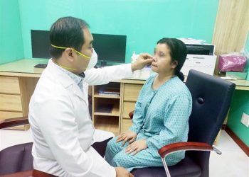 Khó quản bác sĩ ‘dỏm’ trên mạng