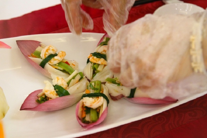 Độc đáo cuộc thi chế biến món ăn từ sen