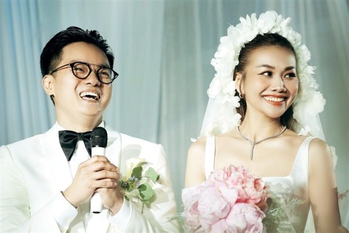 Mẹ chồng Thanh Hằng lần đầu tiên khoe nàng dâu xinh đẹp, hé lộ tình cảm của con trai và con dâu