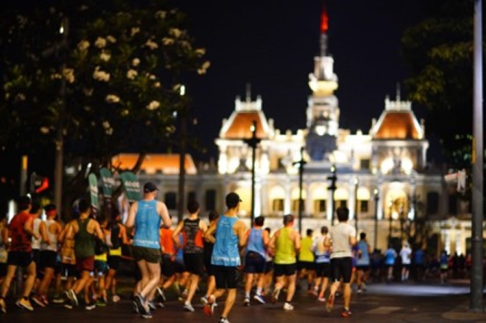 Hàng Ngàn Người Chạy Bộ Và Mở Đầu Năm Mới 2024 Cùng HCMC MARATHON