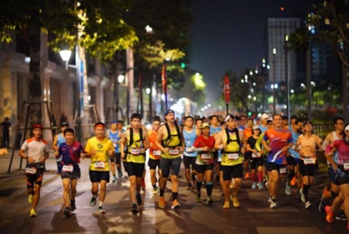 Hàng Ngàn Người Chạy Bộ Và Mở Đầu Năm Mới 2024 Cùng HCMC MARATHON