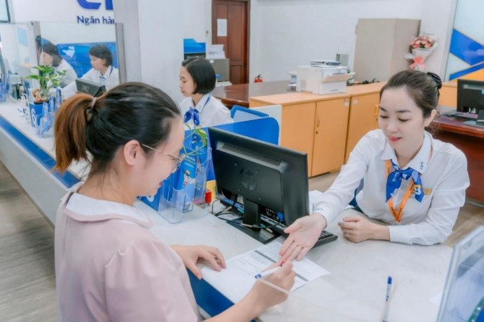 Dư địa chính sách tiền tệ hạn hẹp, tiềm ẩn rủi ro tài chính