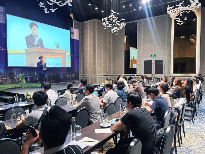 Hội Thảo Học Bổng Du Học Đại Học Webster Và Giao Lưu Với Đại Kiện Tướng Lê Quang Liêm
