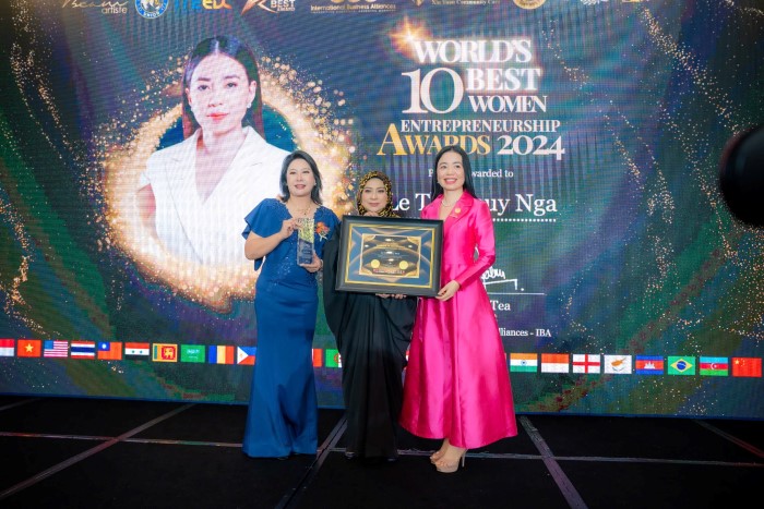 Nữ doanh nhân Lê Thúy Nga – Chủ tịch Trung tâm Y sinh học HelenCare vinh danh Top 10 nữ doanh nhân quốc tế xuất sắc năm 2024