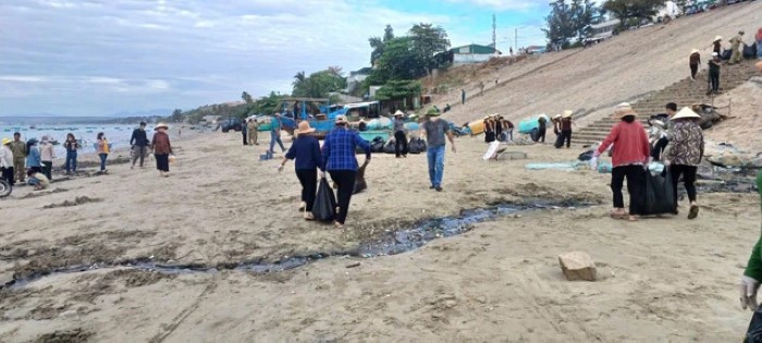 Điểm đến du lịch lo “mất điểm” vì rác thải