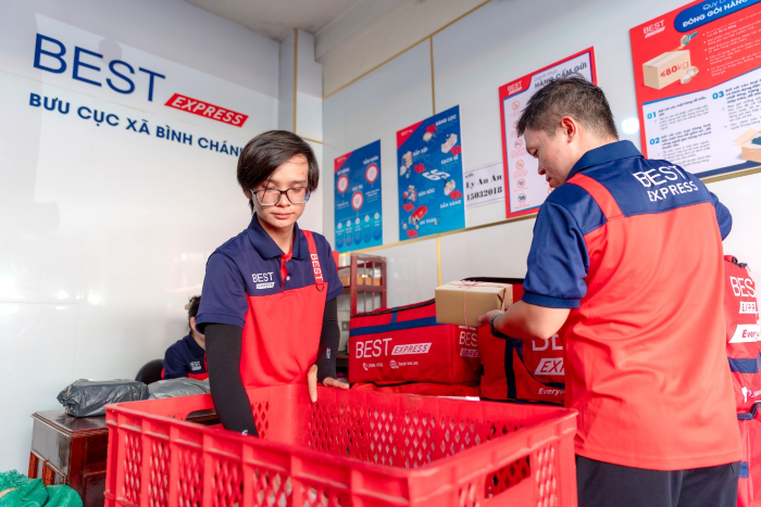 BEST Express tri ân đối tác nhượng quyền mới nhân dịp năm mới 2025