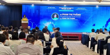 Phan Thị Thắng Thứ Trưởng Bộ Công Thương Việt Nam phát biểu khai mạc diễn đàn.