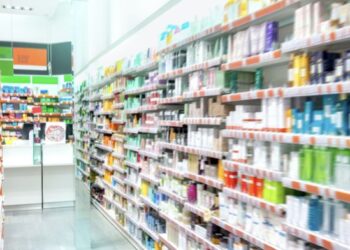 Dược sĩ vắng mặt, hàng loạt nhà thuốc bị xử phạt
