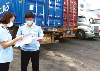 Bộ Tài chính loại bỏ 7 thủ tục hải quan trong lĩnh vực hàng miễn thuế