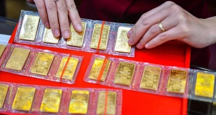 Giá vàng diễn biến lạ